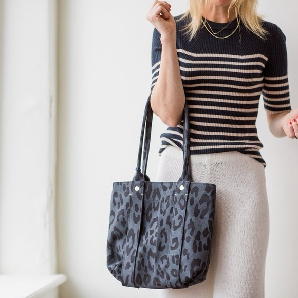 Clare V Petit Cousin Marine Pablo Cat Tote Bag in Suede - Picture 2 of 10